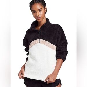 Colsie Women’s Sherpa Black, White & Pink Chevron Quarter Zip Pullover